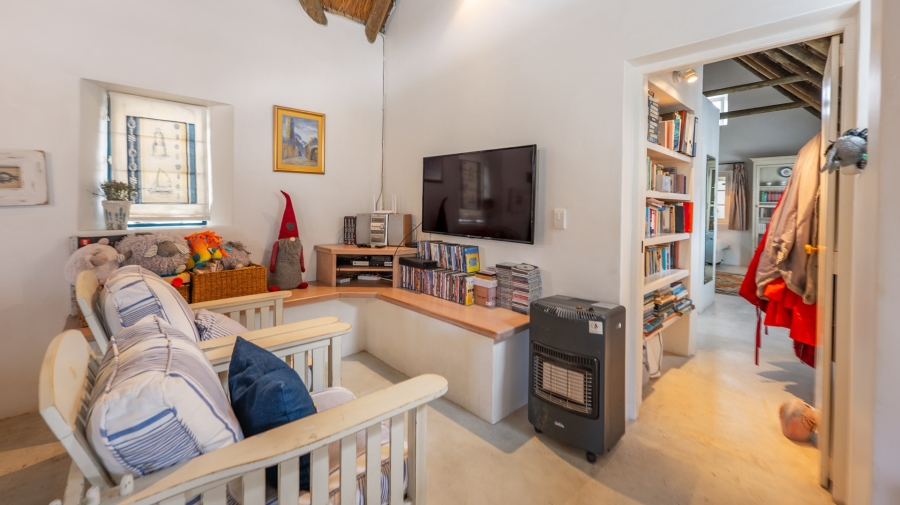 4 Bedroom Property for Sale in Struisbaai Western Cape